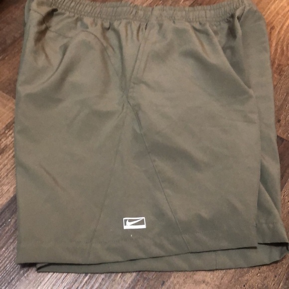 Nike running shorts - Picture 2 of 10